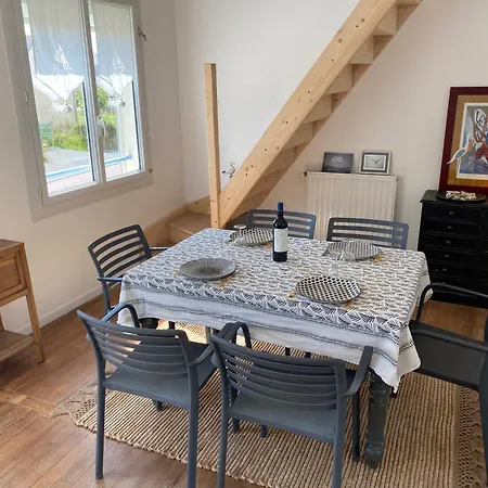 Ferienhaus La Maison Bleue Vacance Et Jardin, La A 550 M