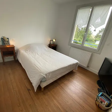 La Maison Bleue Vacance Et Jardin, La A 550 M *