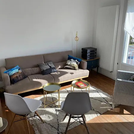 La Maison Bleue Vacance Et Jardin, La A 550 M Ferienhaus *