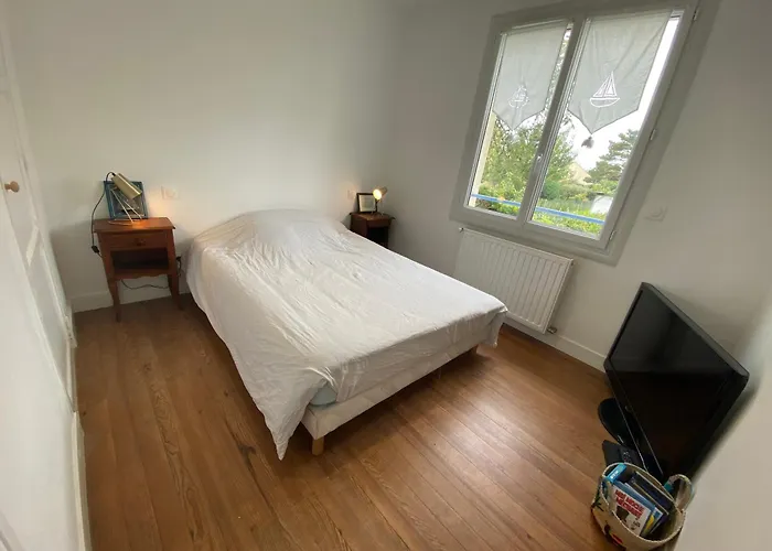 La Maison Bleue Vacance Et Jardin, La A 550 M *