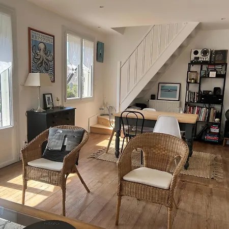 La Maison Bleue Vacance Et Jardin, La à 550 M Blainville-sur-Mer