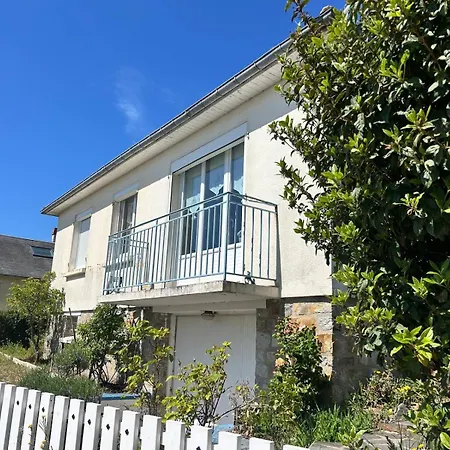 La Maison Bleue Vacance Et Jardin, La à 550 M
