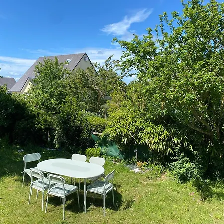 La Maison Bleue Vacance Et Jardin, La à 550 M Blainville-sur-Mer