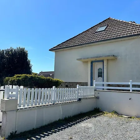 Hébergement de vacances La Maison Bleue Vacance Et Jardin, La à 550 M